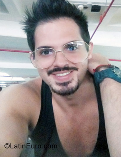 Date this passionate Venezuela man Randy from Caracas VE1217