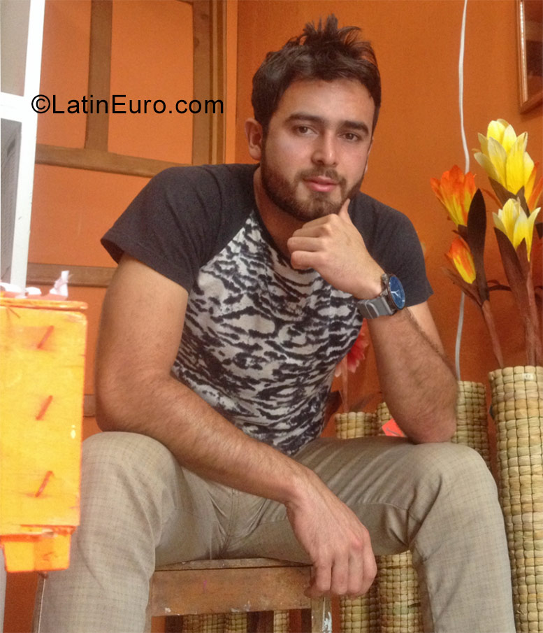 Date this delightful Colombia man Einar from Bogota CO23022