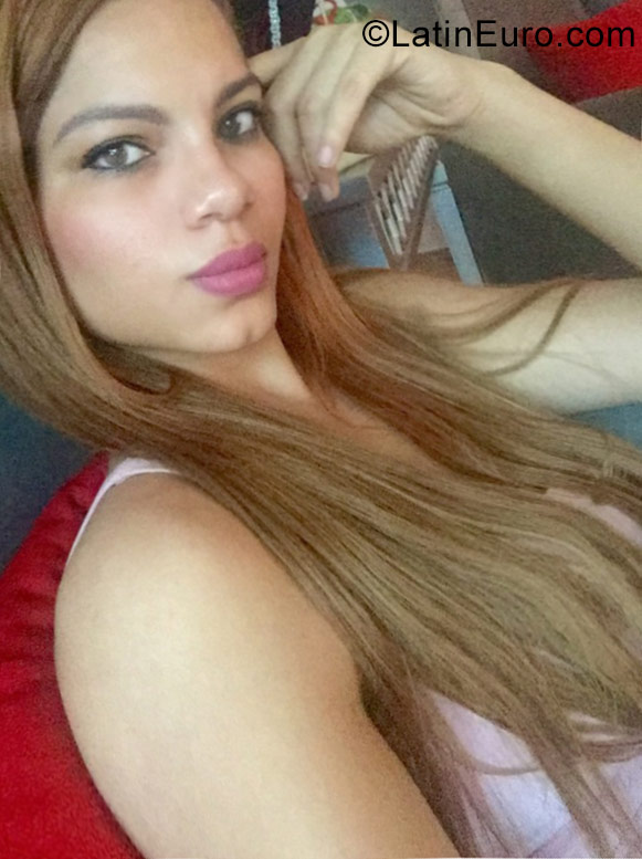 Date this sultry Dominican Republic girl Sofia from Santo Domingo DO31045