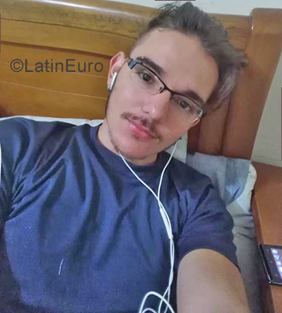 Date this lovely Colombia man Jhon from Armenia CO23049
