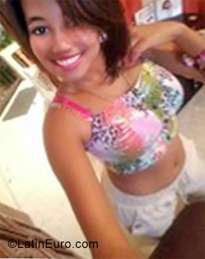 Date this charming Dominican Republic girl Yer from Santo Domingo DO31175