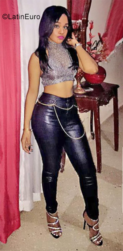 Date this stunning Dominican Republic girl Ashanty from Bonao DO31205