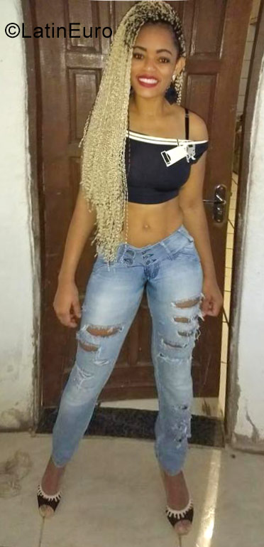 Date this young Brazil girl Leya from Vitoria BR10409