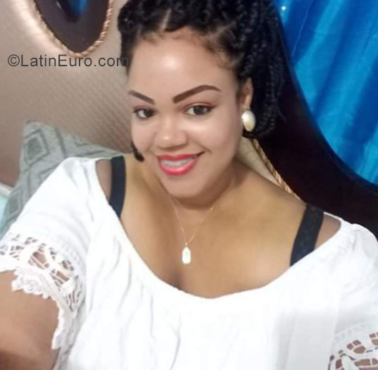 Date this passionate Dominican Republic girl Esmeralda romer from Rep Dominicana DO31220