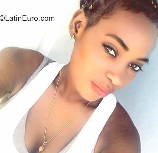 Date this happy Dominican Republic girl Wejany from Higuey DO31234