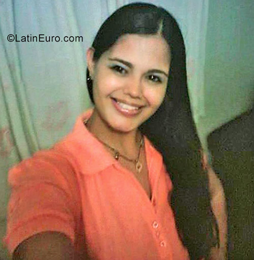 Date this attractive Venezuela girl CCASTEL from Maracaibo VE1274