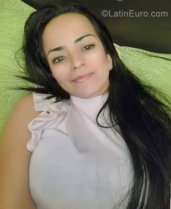Date this hot Colombia girl Andrea from Santa Marta CO23167