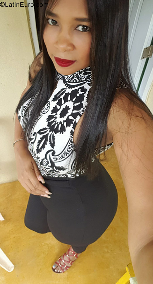 Date this athletic Dominican Republic girl Margarita from Santiago DO31263