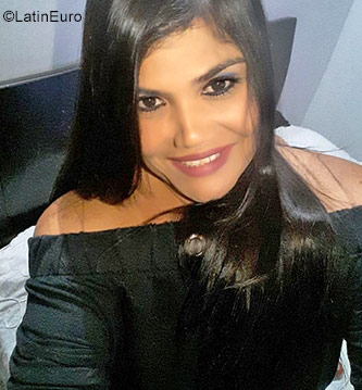 Date this voluptuous Colombia girl Derli from Medellin CO23173