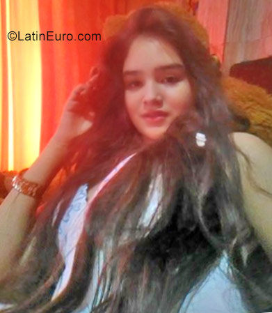 Date this voluptuous Colombia girl Valentina from Santa rosa de cabal CO23187