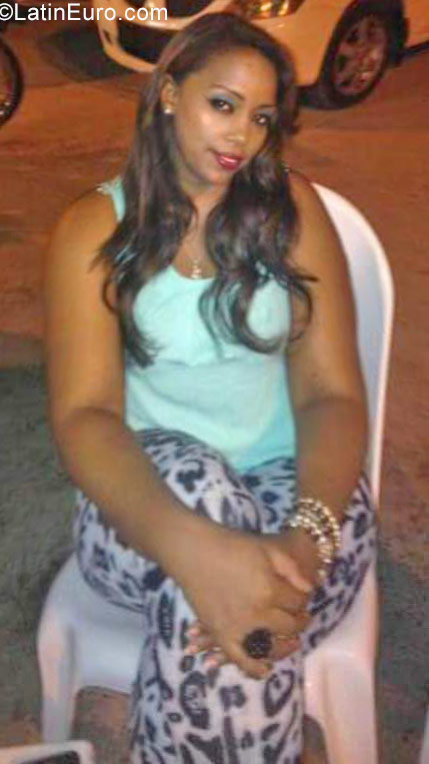 Date this voluptuous Dominican Republic girl Gionica cecil from Santo Domingo DO31460