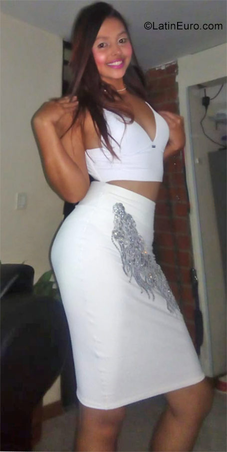 Date this fun Colombia girl Salome from Cali CO23304