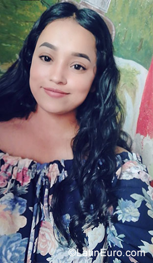 Date this good-looking Mexico girl Mireya from San Luis Potosi MX1559