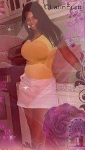 Date this happy Dominican Republic girl Denisse from Bonao DO40946