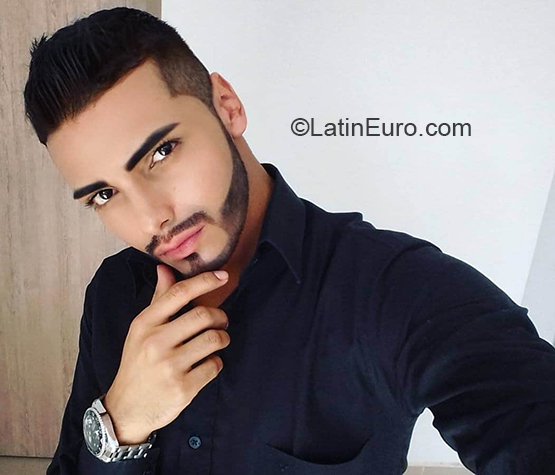 Date this sultry Colombia man Julian from Pereira CO28605