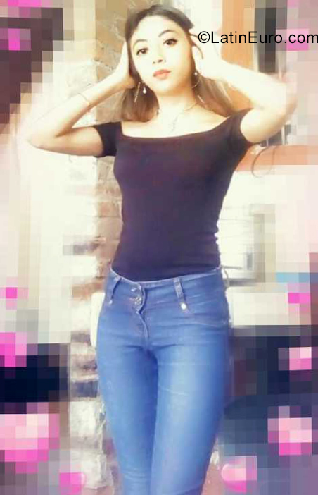 Date this georgeous Mexico girl Lupita from Irapuato MX2174