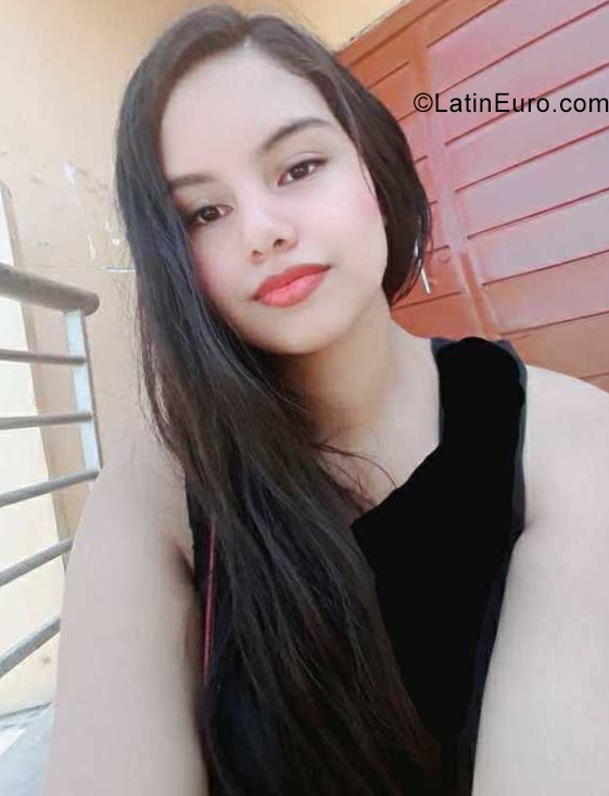 Date this good-looking Peru girl Flor from Piura, Lima PE1790
