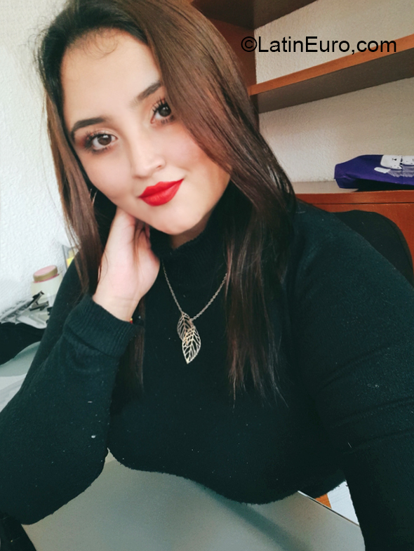 Date this nice looking Mexico girl Stephany from Mexico City MX2486