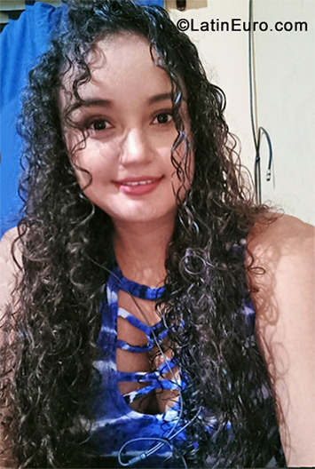 Date this georgeous Honduras girl Nubia from San Pedro Sula HN2935