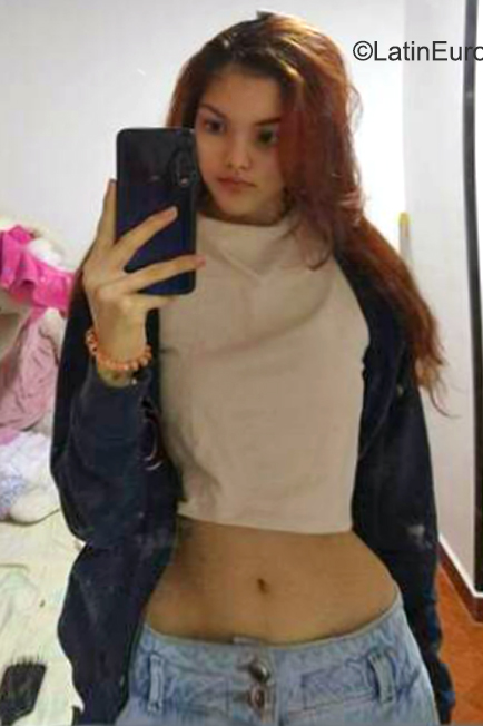 Date this foxy Colombia girl Sara from Cartagena CO31765