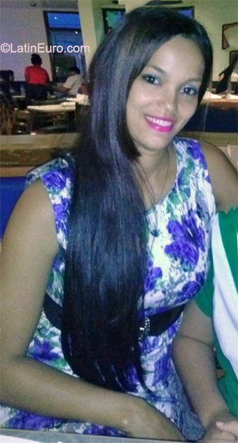 Date this foxy Dominican Republic girl Rose from Santo Domingo DO40856