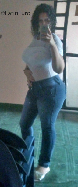 Date this nice looking Colombia girl Barbara from Cúcuta CO31829