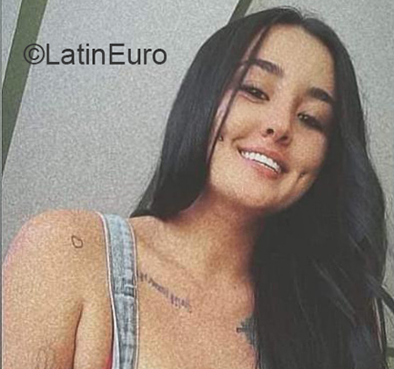 Date this attractive Colombia girl Laura from Pereira CO31867