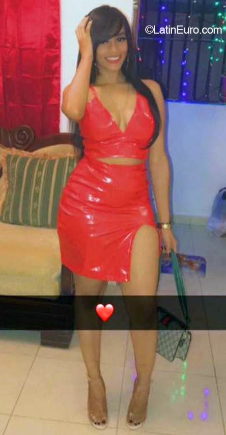 Date this sultry Dominican Republic girl Yeslin from Santo Domingo DO40931
