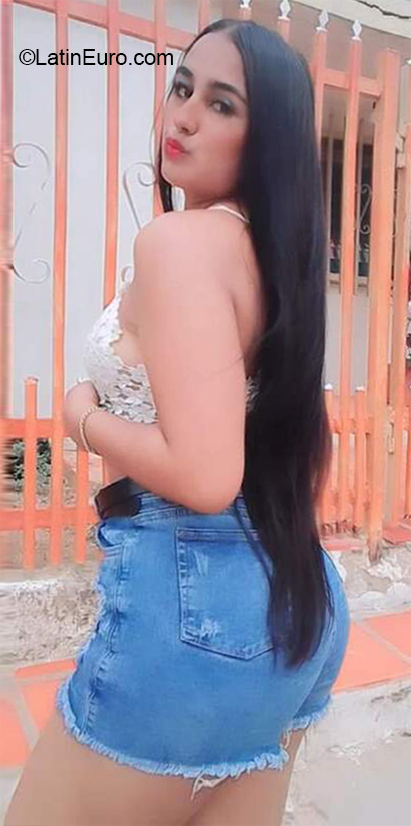 Date this athletic Colombia girl Yenicza from Medellin CO32068