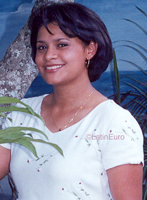 Date this tall Honduras girl Saida from  N3878