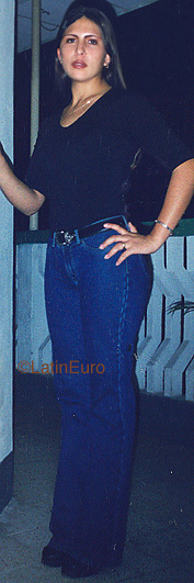 Date this foxy Honduras girl Waldina from Comayagua N3879