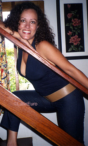 Date this charming Brazil girl Andrea from PORTO B9226