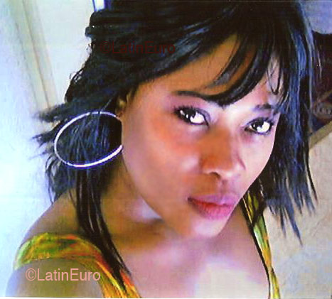 Date this charming France girl Diana from  N482