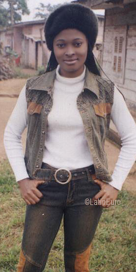 Date this pretty Any Country girl Elton from  A9743