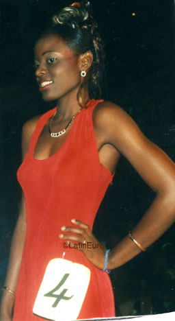 Date this attractive Congo girl Caarleen from  A9939