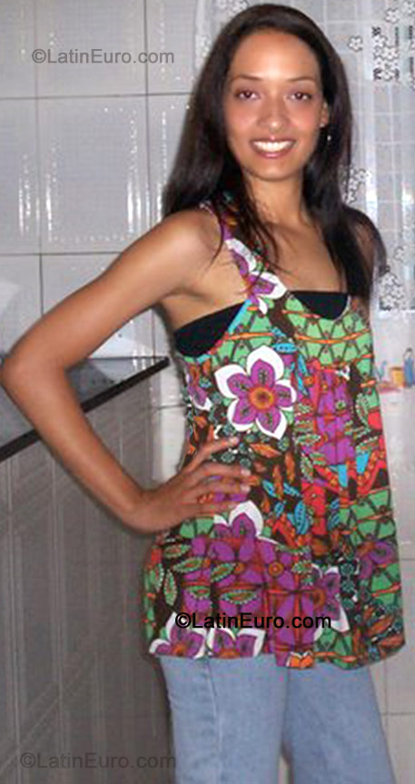 Date this exotic Brazil girl Fernanda- from Sao Paulo B-124