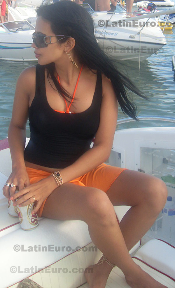 Date this charming Brazil girl Adrielma from Belem B-13