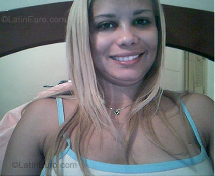 Date this fun Brazil girl Kelly from Sao Paulo B-161