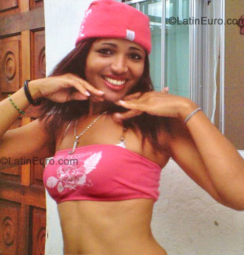Date this voluptuous Brazil girl Suelem from Santos B-165