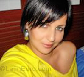 Date this voluptuous Brazil girl Elaine from Goiania B-183