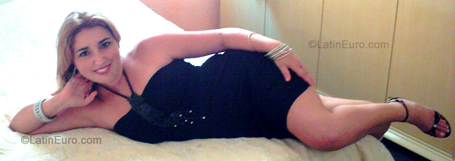 Date this georgeous Brazil girl Patricia from Piracicaba B-198