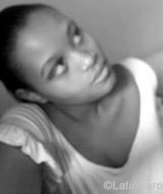 Date this charming Brazil girl Andreza from Rio de Janeiro B-225