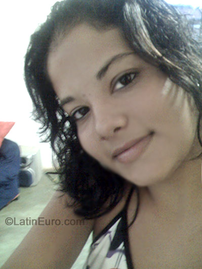 Date this funny Brazil girl Carolina from Barretos B-235