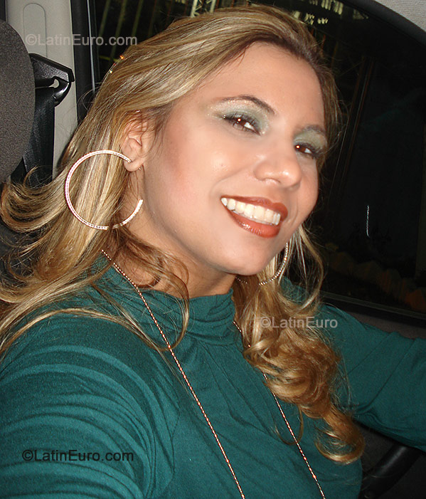 Date this hot Brazil girl Cristiana from Mogi Guacu B-236