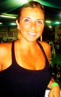 Date this happy Brazil girl Simone from  B-281