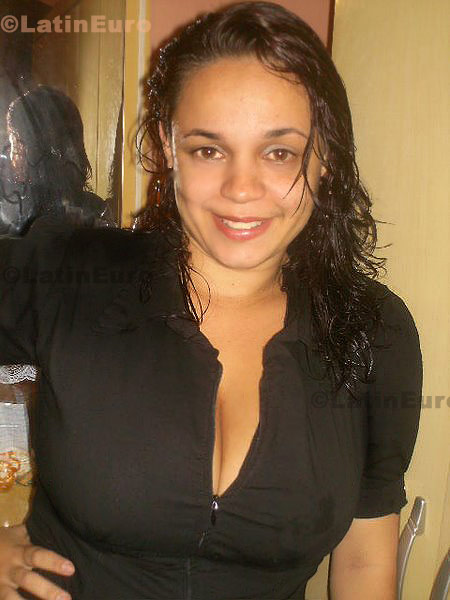Date this georgeous Brazil girl Andressa from Mage B-31