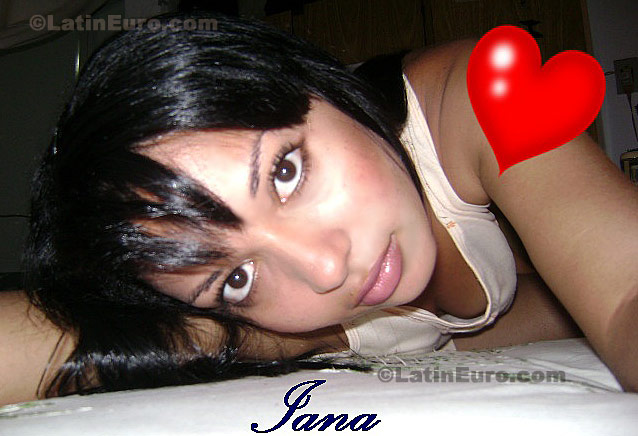 Date this lovely Brazil girl Iana from Quixada B-6