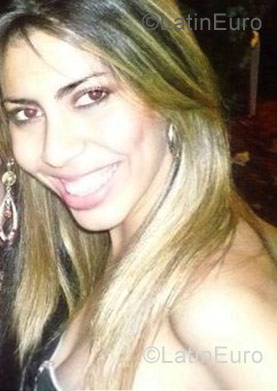Date this delightful Brazil girl Fernanda from Uberlandia B1027