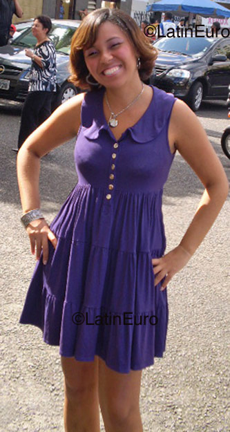 Date this attractive Brazil girl Lilian from Salvador B1038