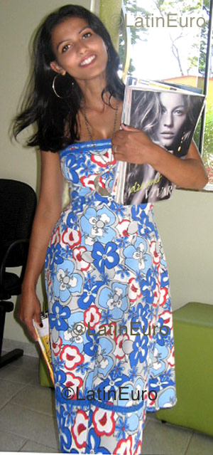 Date this foxy Brazil girl Evania- from Paraiso Do Tocantins B1100